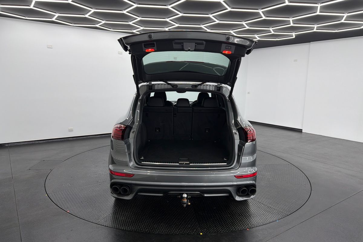 2016 Porsche Cayenne GTS 92A