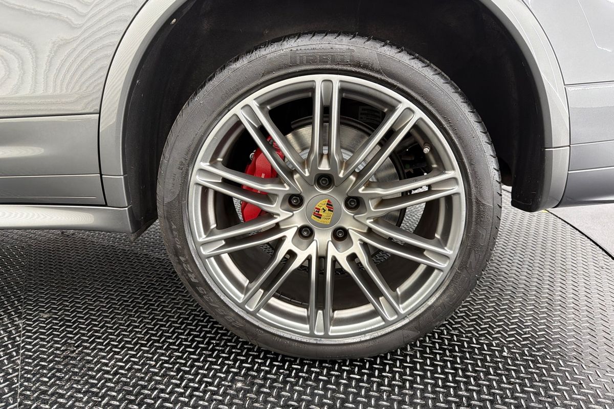 2016 Porsche Cayenne GTS 92A