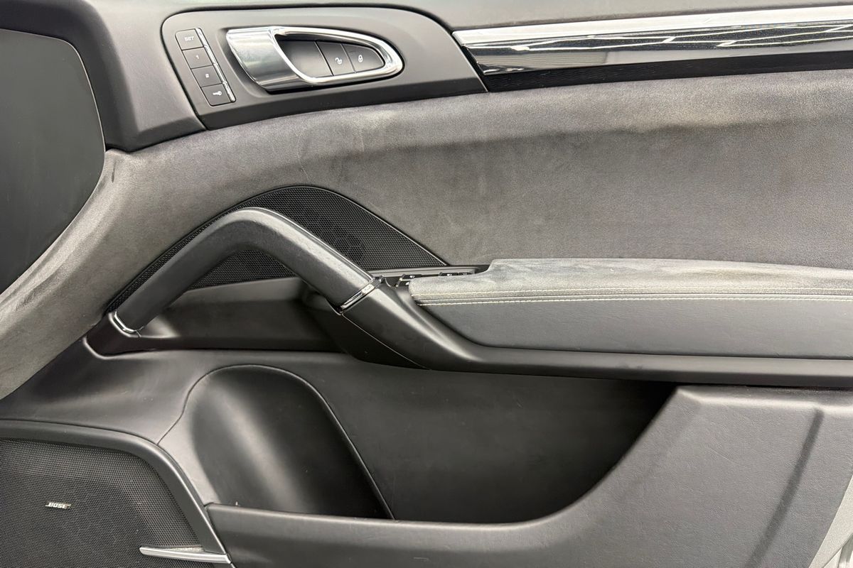 2016 Porsche Cayenne GTS 92A
