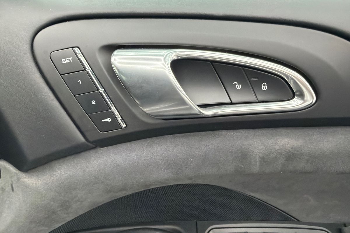 2016 Porsche Cayenne GTS 92A