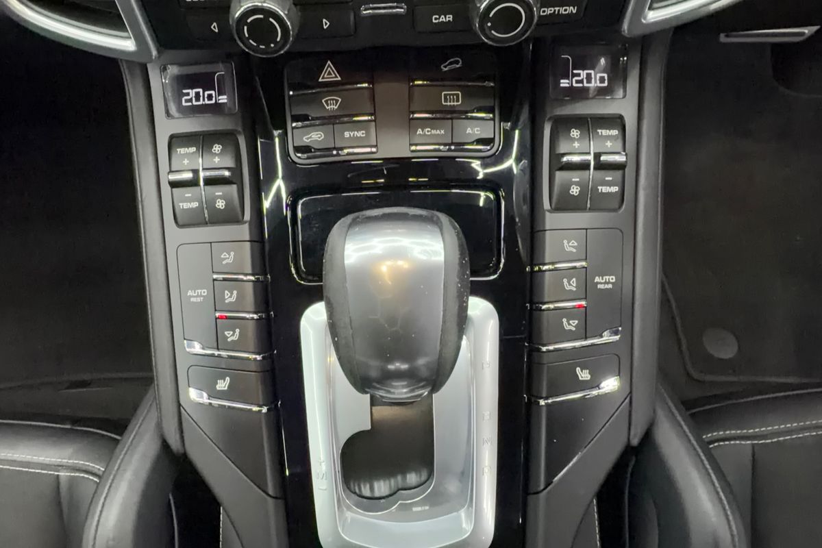 2016 Porsche Cayenne GTS 92A