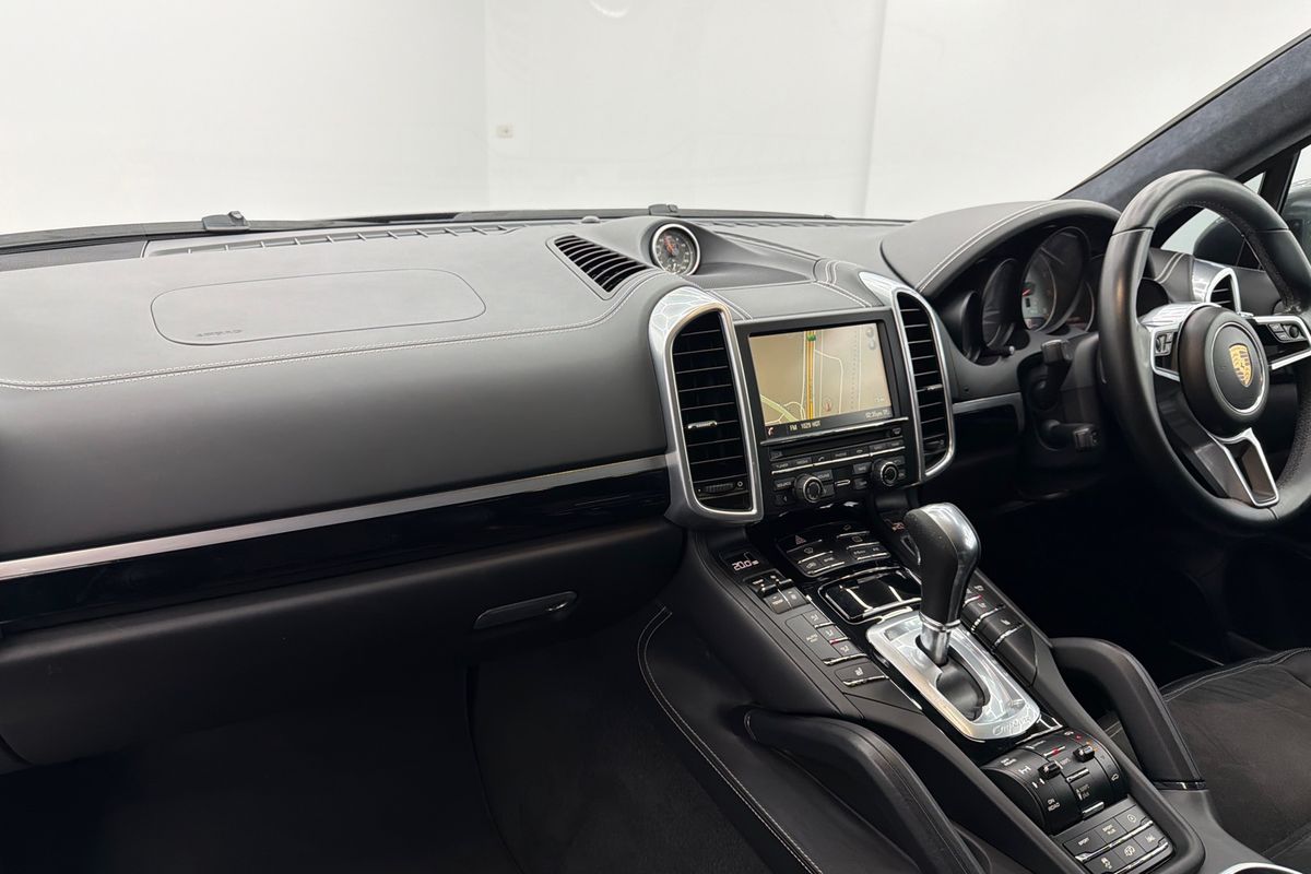 2016 Porsche Cayenne GTS 92A