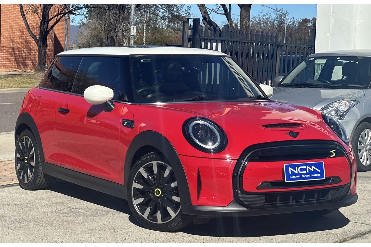 2021 MINI Hatch Cooper SE MINI Yours F56 LCI-2