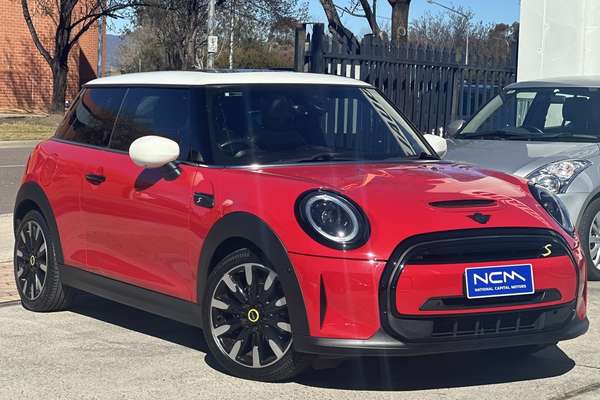 2021 MINI Hatch Cooper SE MINI Yours F56 LCI-2