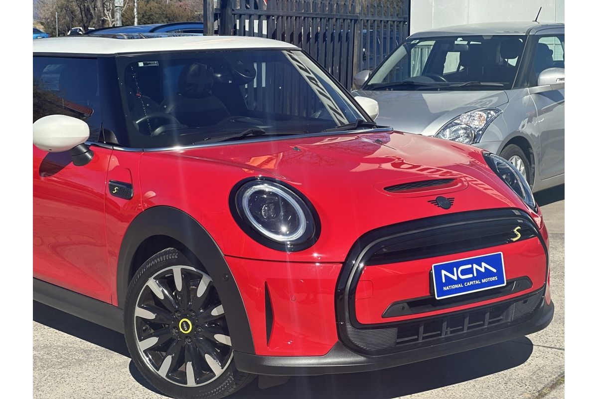 2021 MINI Hatch Cooper SE MINI Yours F56 LCI-2