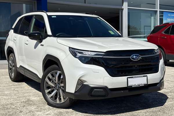 2025 Subaru Forester Hybrid Touring S6