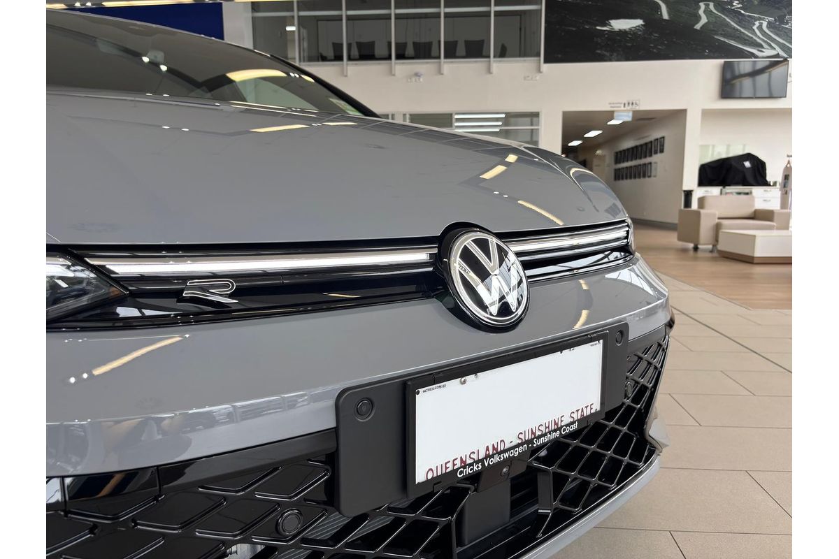 2025 Volkswagen Golf 110TSI R-Line 8.5