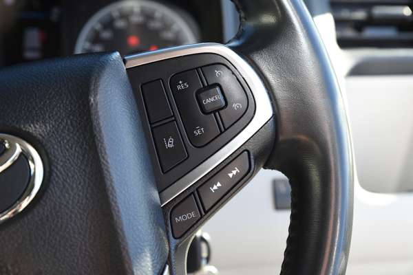 2020 Toyota Hiace GDH300R LWB thumb-13