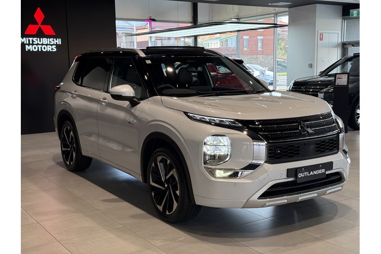 2025 Mitsubishi Outlander PHEV Exceed Tourer ZM