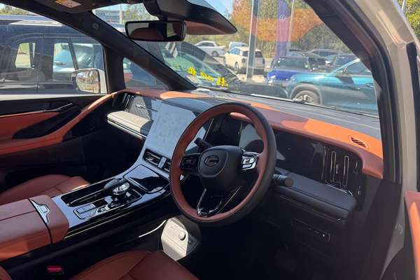2025 GAC M8 PHEV Premium