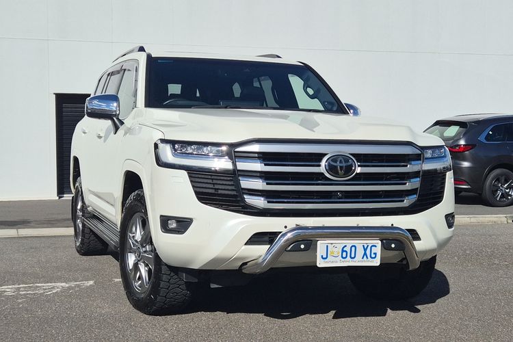 2021 Toyota Landcruiser Sahara FJA300R