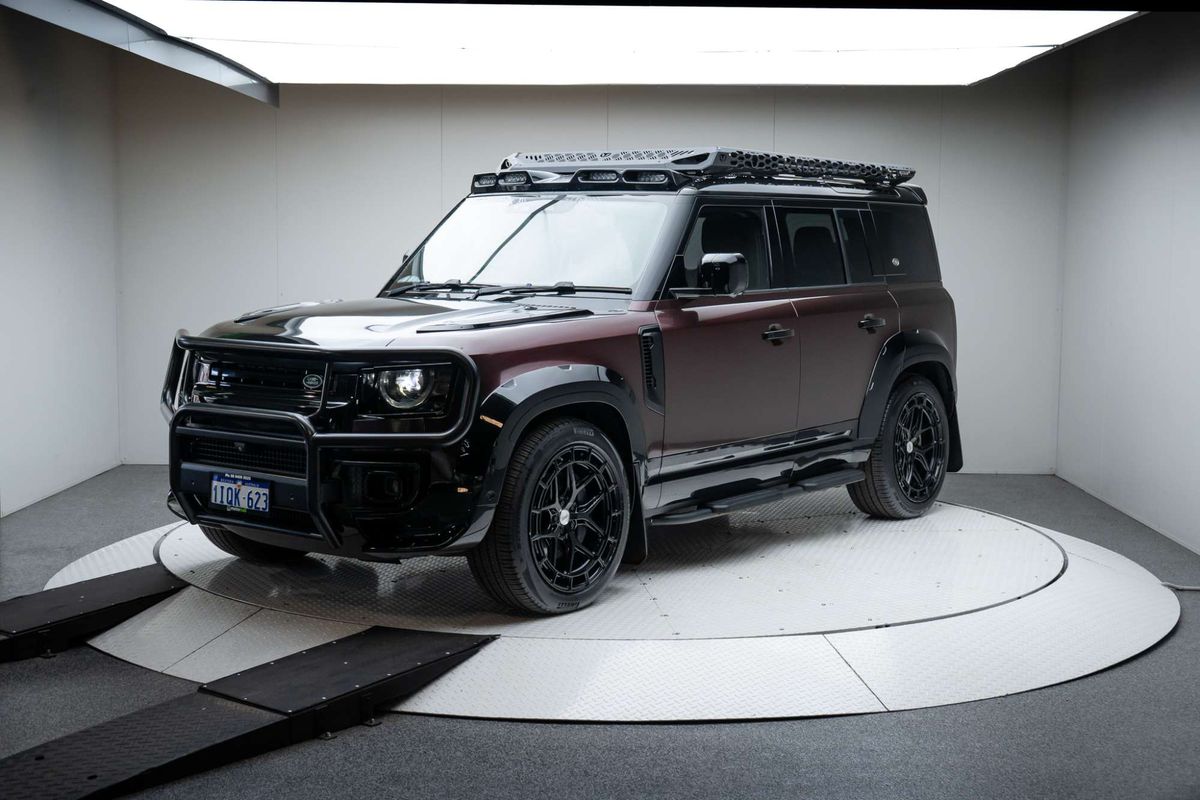 2020 Land Rover Defender 110 P400 HSE L663