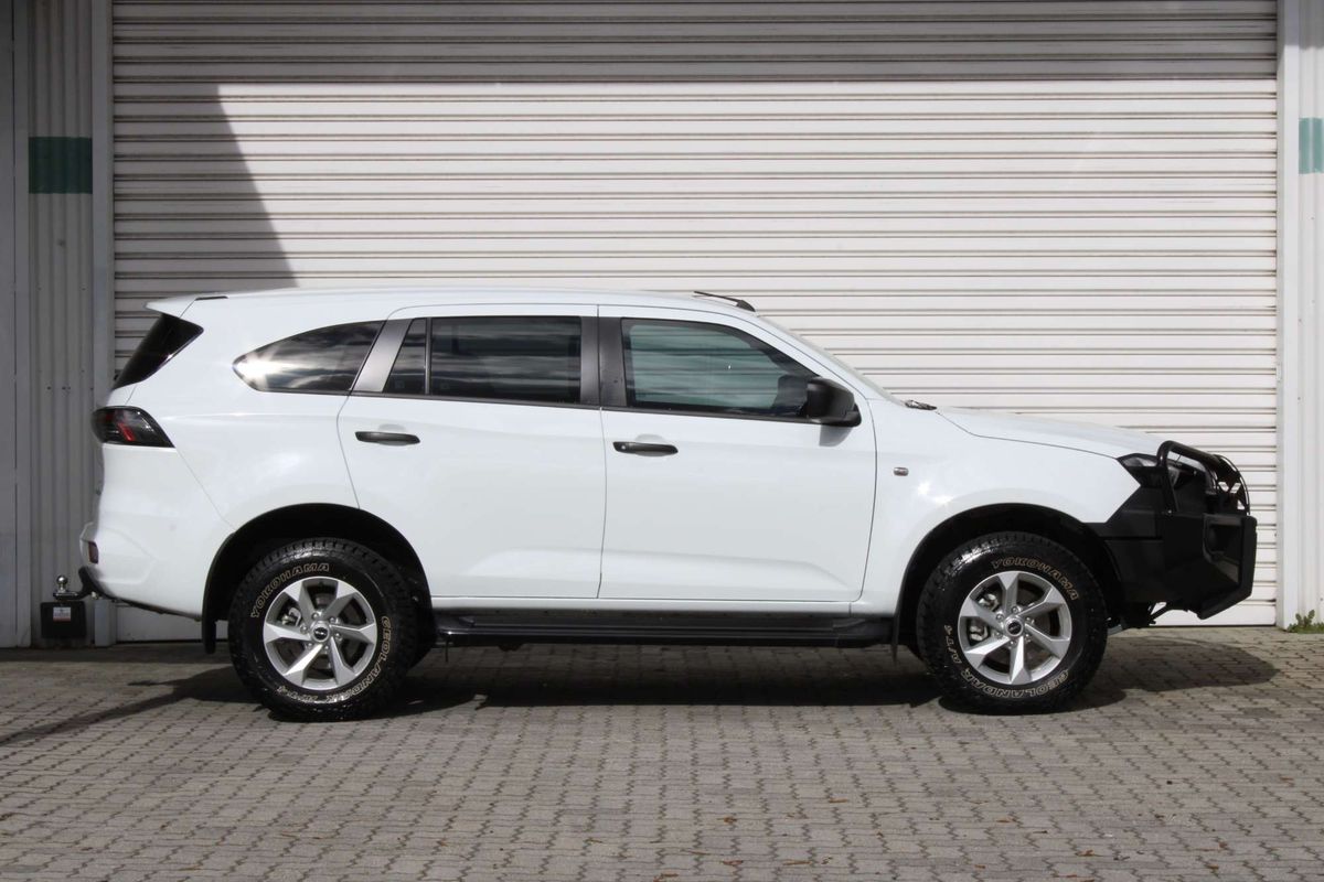 2025 Isuzu MU-X LS-M