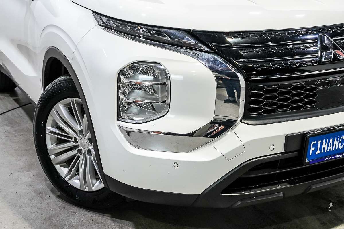 2023 Mitsubishi Outlander ES ZM
