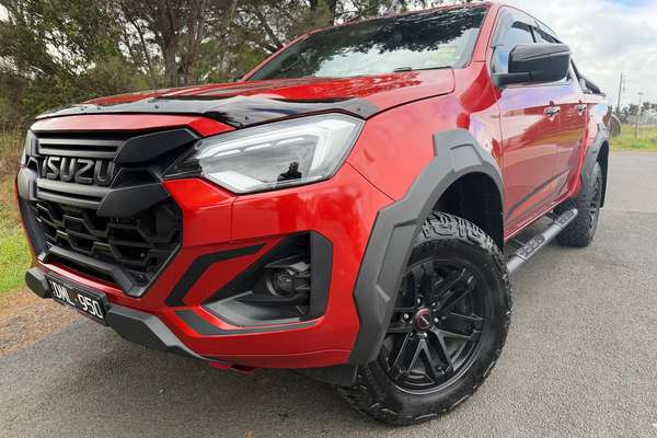 2024 Isuzu D-MAX BLADE 4X4