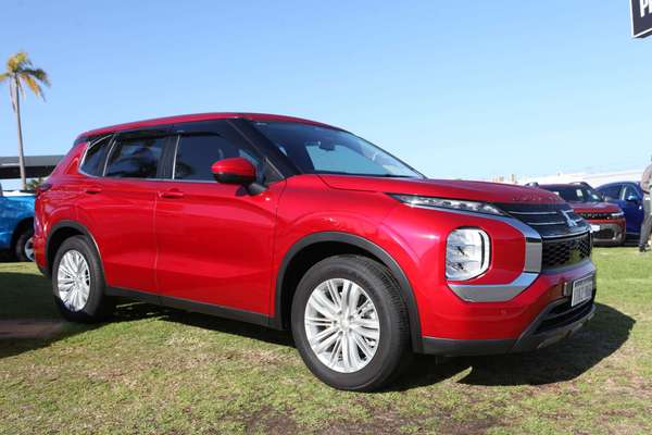 2024 Mitsubishi Outlander ES ZM