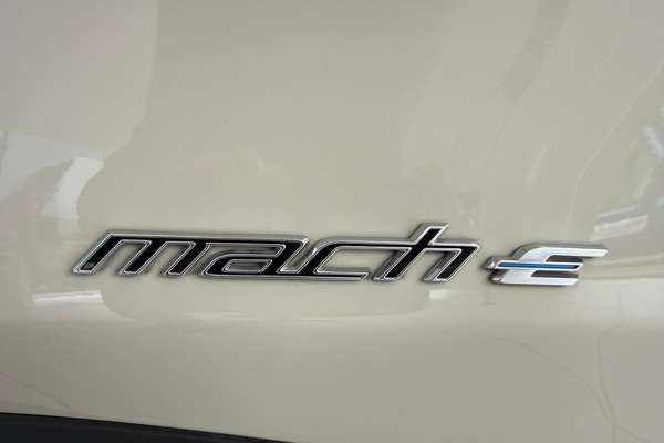 2025 Ford Mustang Mach-E Premium thumb-8