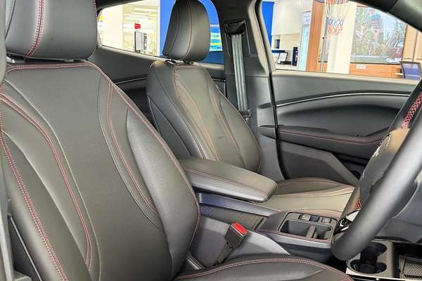 2025 Ford Mustang Mach-E Premium thumb-11