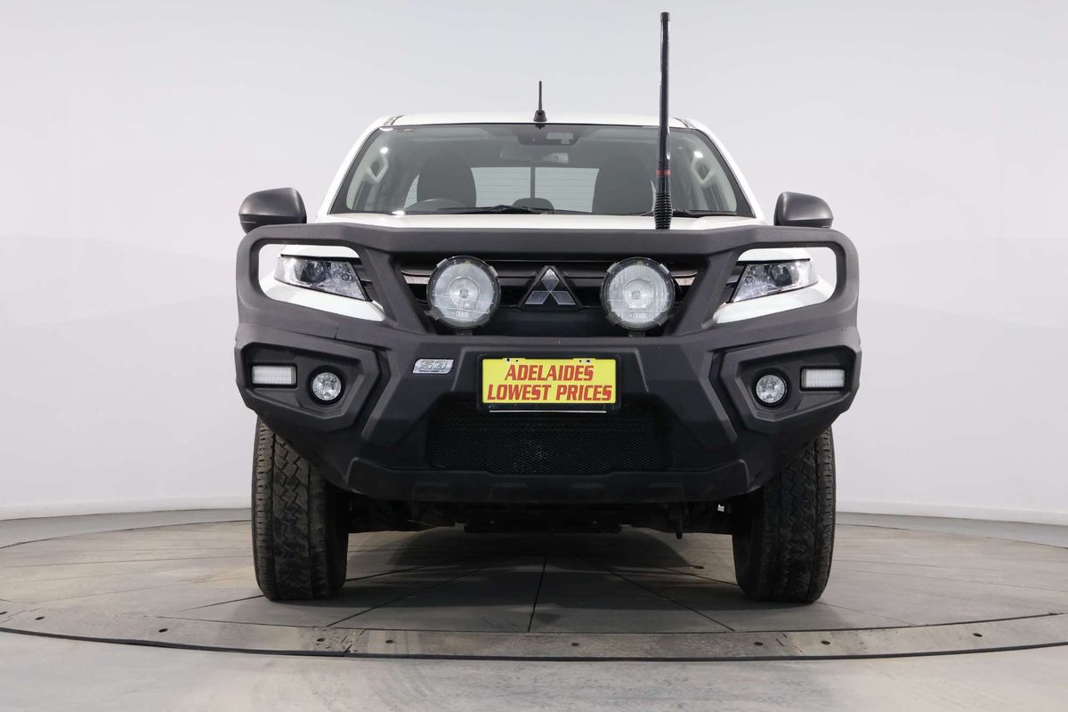 2022 Mitsubishi Triton GLX MR 4X4