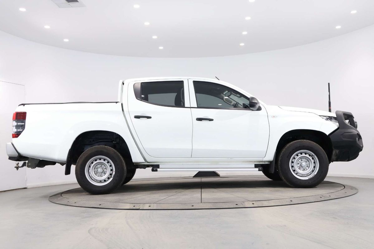 2022 Mitsubishi Triton GLX MR 4X4