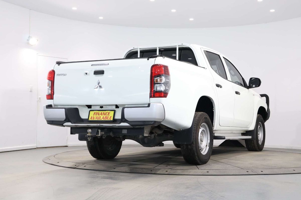 2022 Mitsubishi Triton GLX MR 4X4