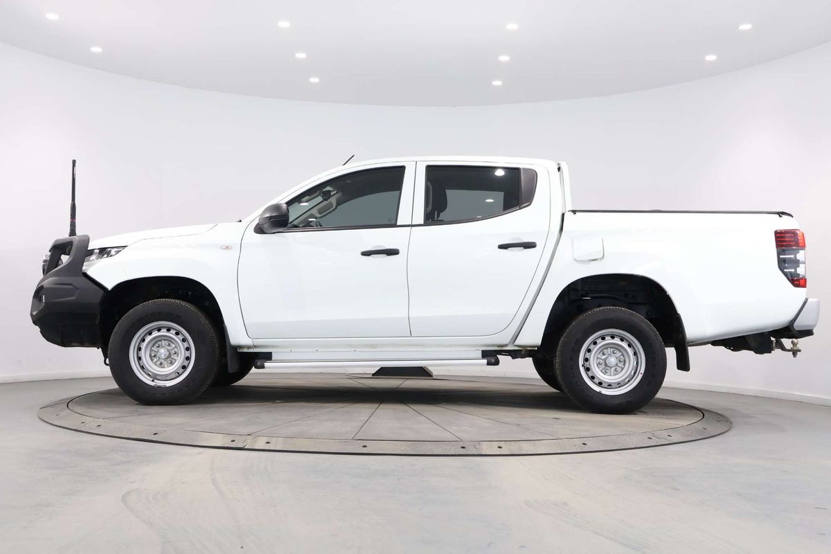 2022 Mitsubishi Triton GLX MR 4X4