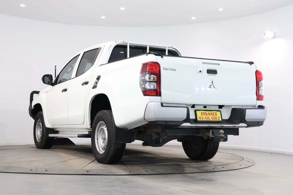 2022 Mitsubishi Triton GLX MR 4X4