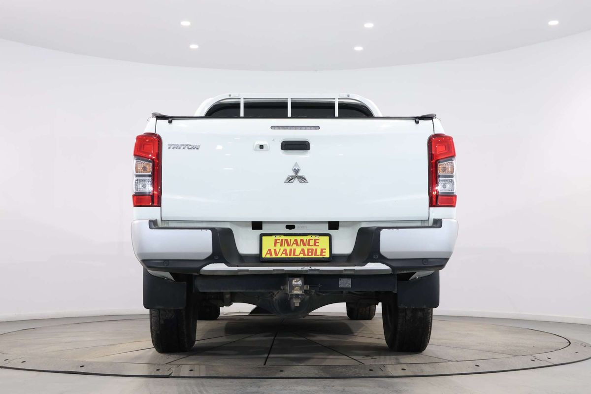 2022 Mitsubishi Triton GLX MR 4X4