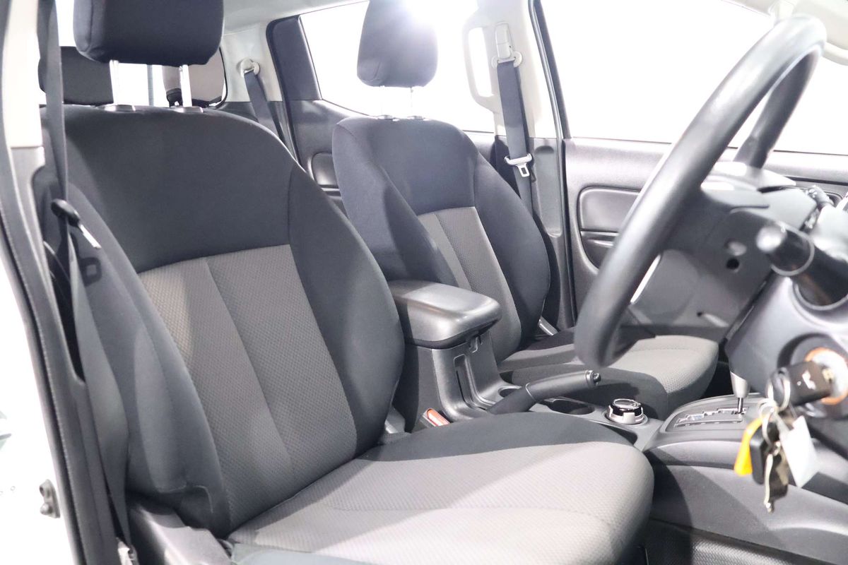 2022 Mitsubishi Triton GLX MR 4X4