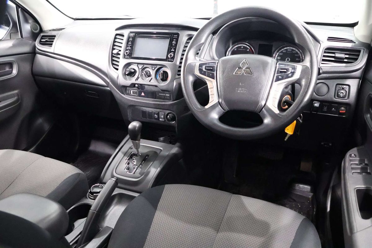 2022 Mitsubishi Triton GLX MR 4X4