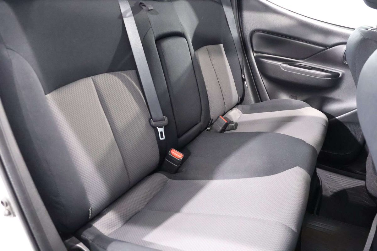 2022 Mitsubishi Triton GLX MR 4X4