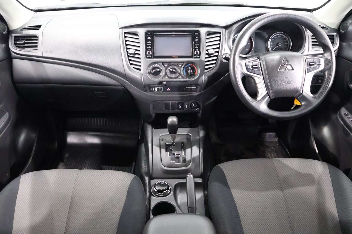 2022 Mitsubishi Triton GLX MR 4X4