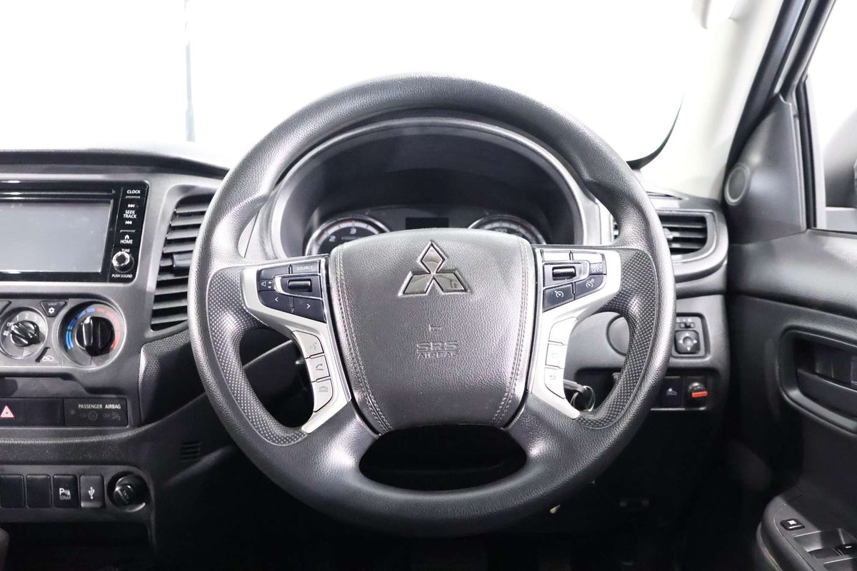 2022 Mitsubishi Triton GLX MR 4X4