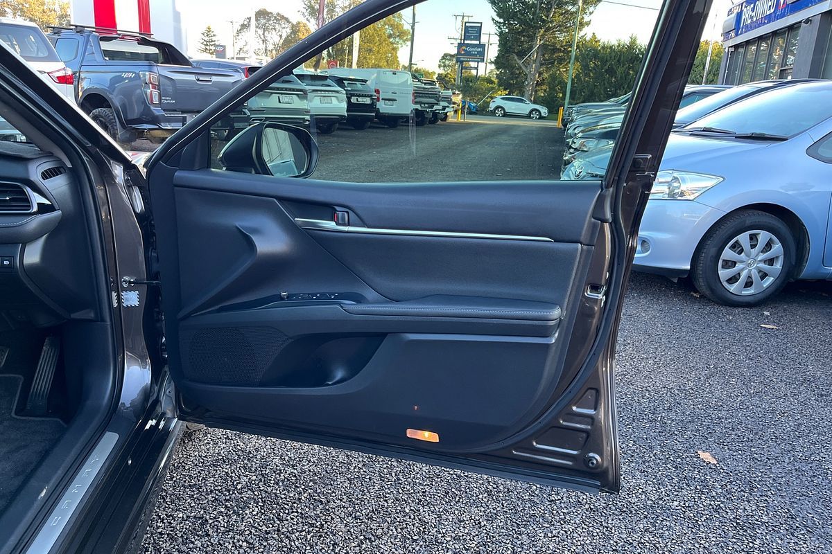 2018 Toyota Camry SX GSV70R