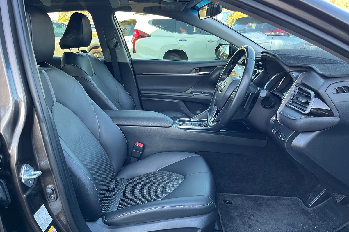 2018 Toyota Camry SX GSV70R