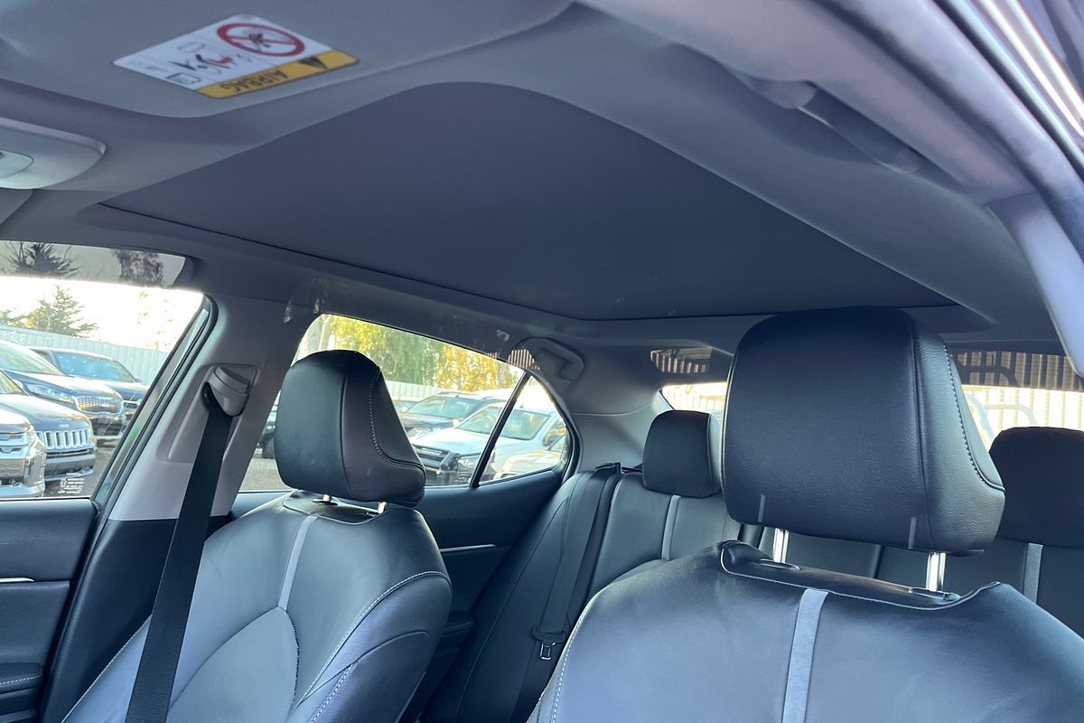 2018 Toyota Camry SX GSV70R
