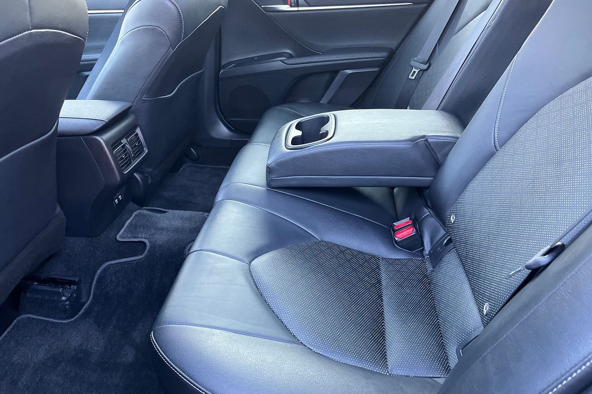 2018 Toyota Camry SX GSV70R