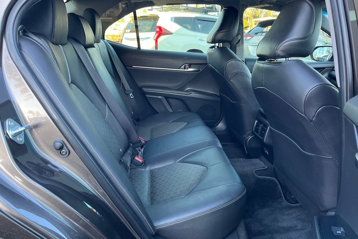 2018 Toyota Camry SX GSV70R