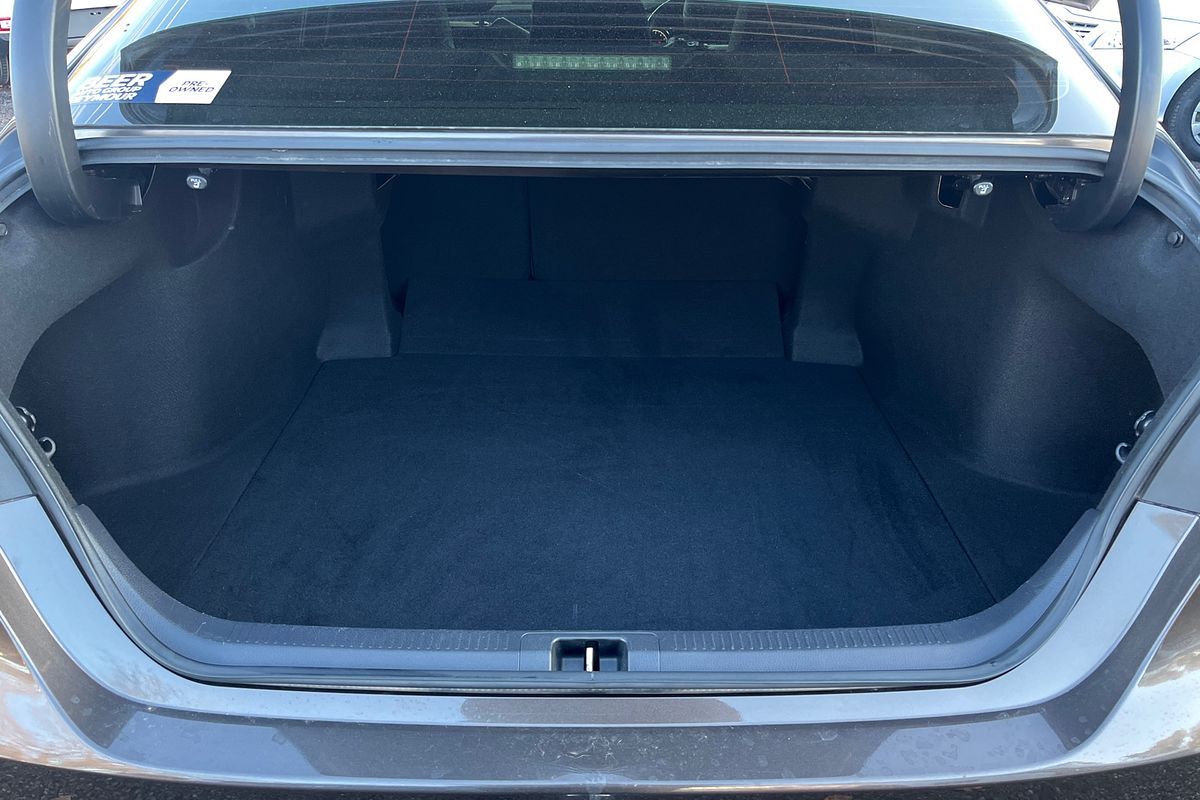 2018 Toyota Camry SX GSV70R