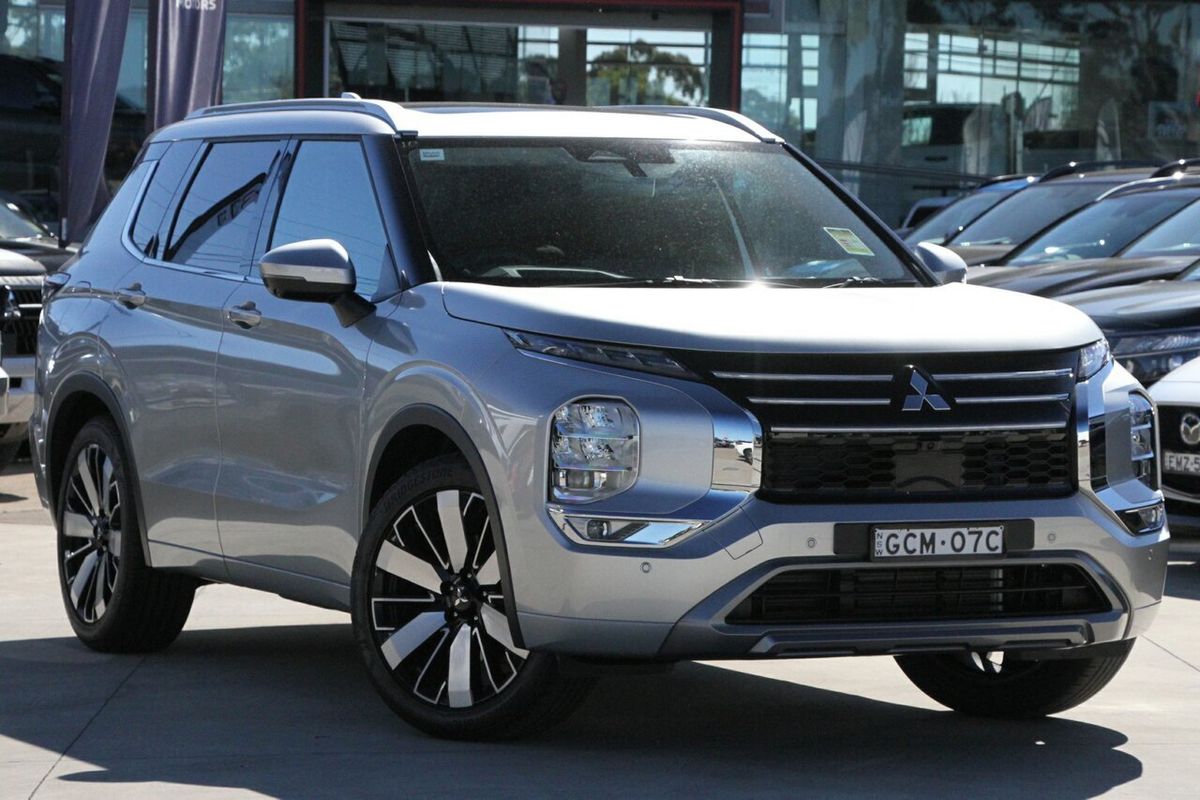 2025 Mitsubishi Outlander Exceed ZM