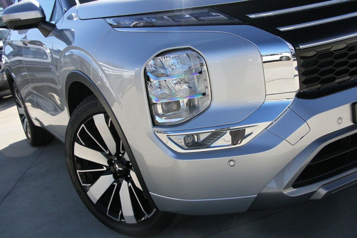 2025 Mitsubishi Outlander Exceed ZM