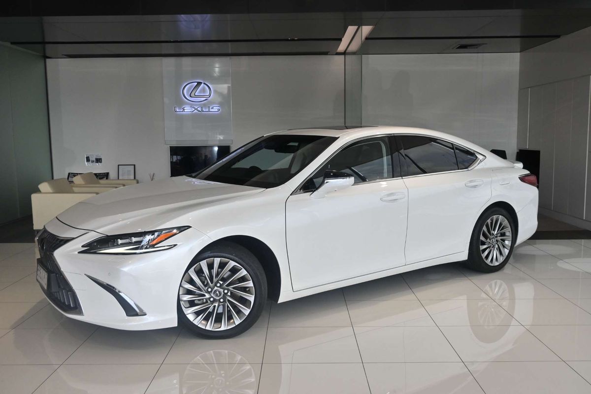 2023 Lexus ES ES300h Sports Luxury AXZH10R