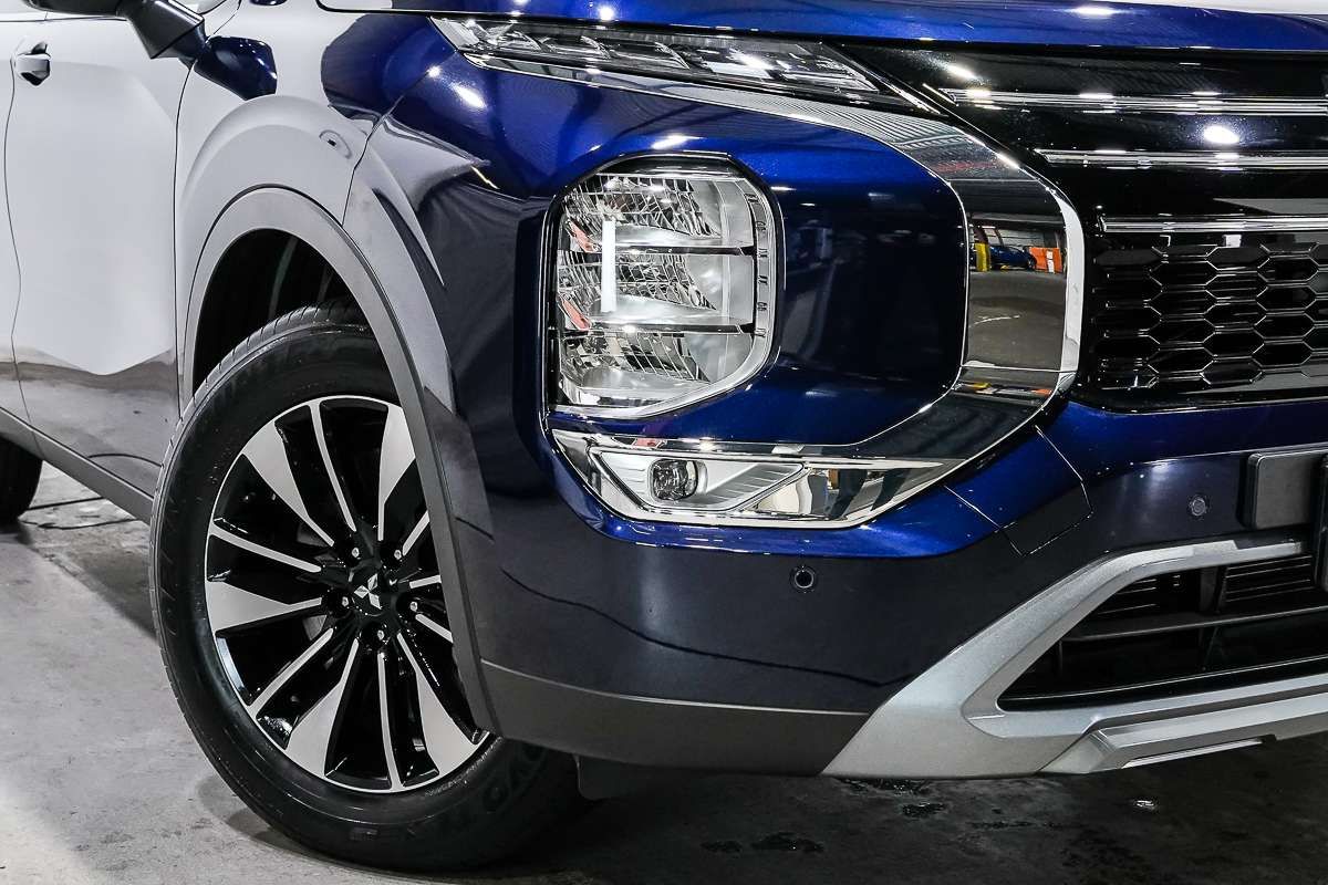 2025 Mitsubishi Outlander LS ZM