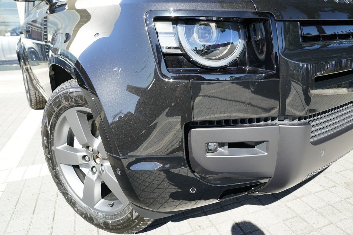 2026 Land Rover Defender 130 D350 X-Dynamic SE L663