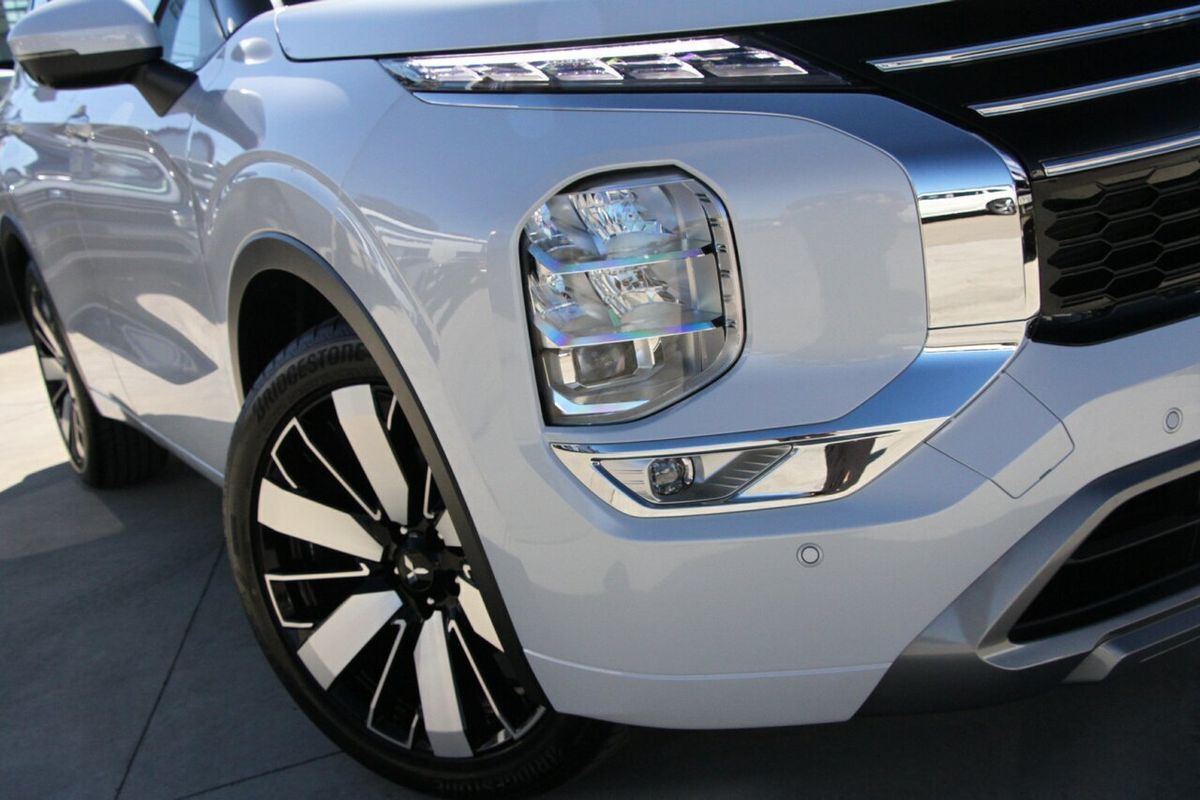 2026 Mitsubishi Outlander Exceed Tourer ZM