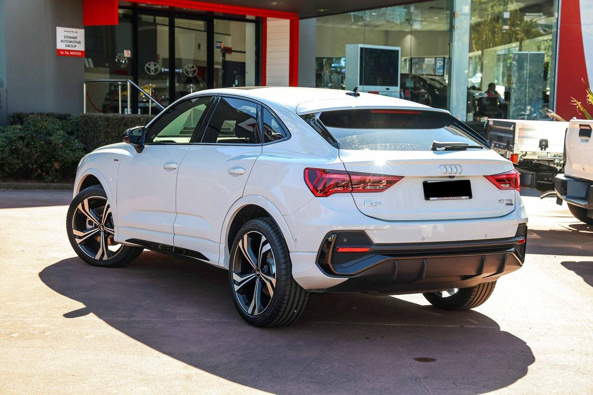 2023 Audi Q3 35 TFSI S line F3
