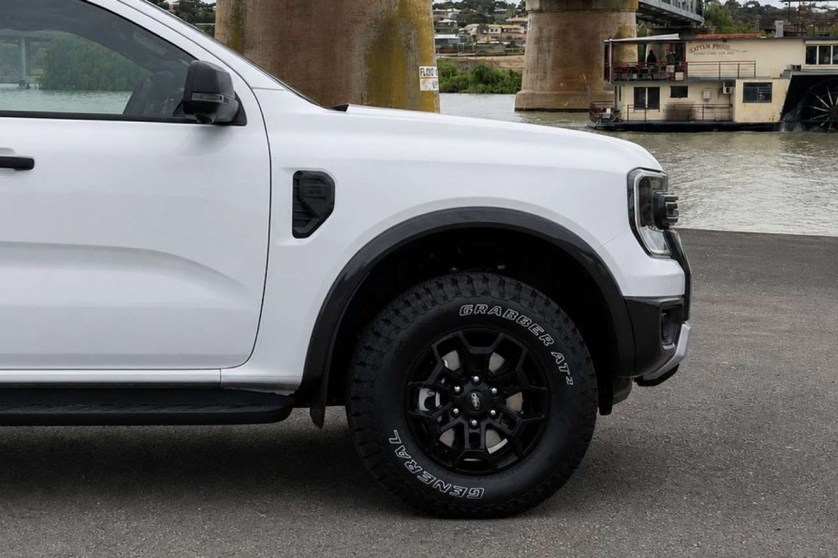 2026 Ford Ranger Tremor 4X4 3.0L image 2