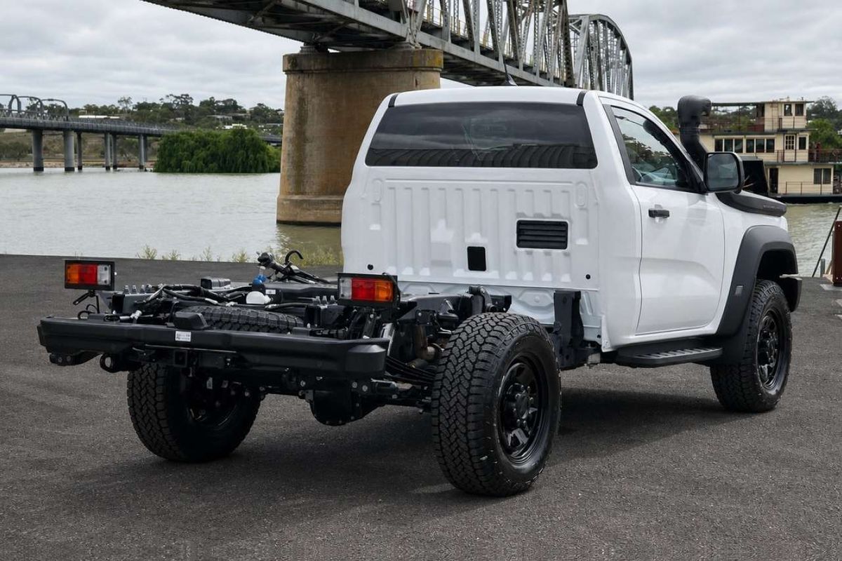 2025 Ford Ranger Super Duty 4X4 image 2