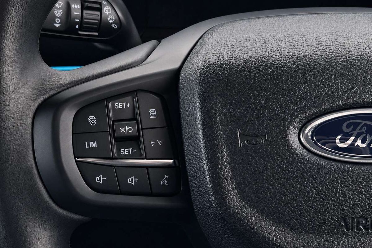 2026 Ford Everest Platinum 3.0L image 3