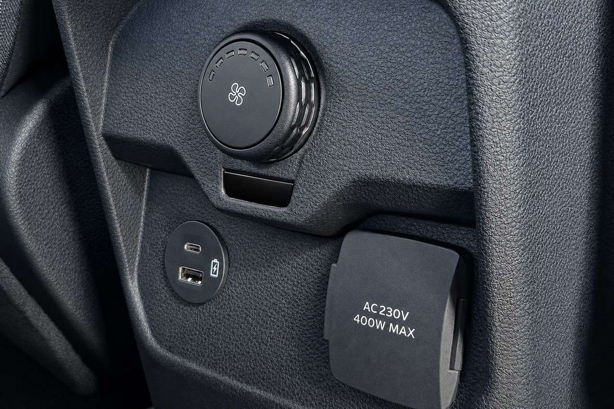 2026 Ford Everest Platinum 3.0L image 11
